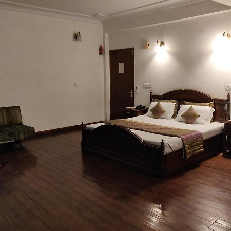 Hotel Blossom Шімла Екстер'єр фото