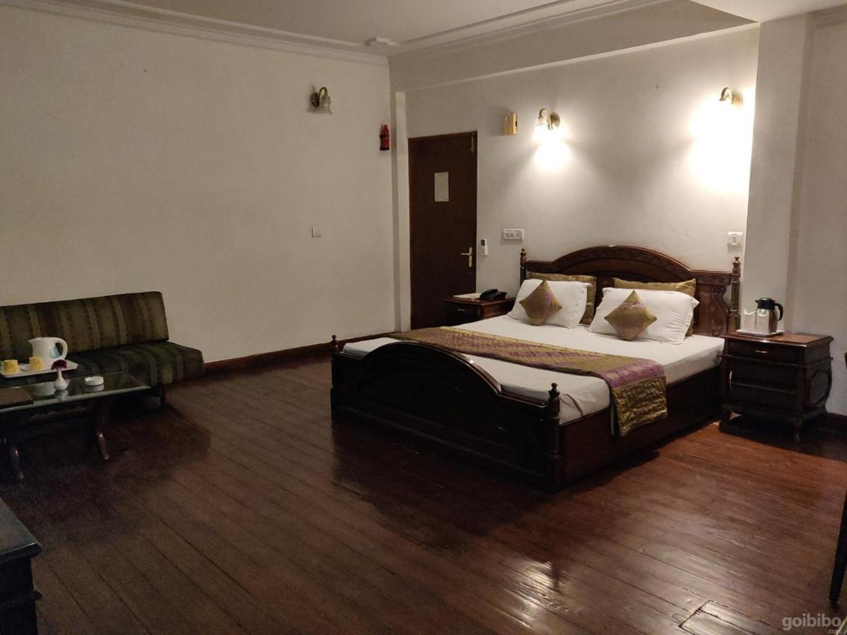 Hotel Blossom Шімла Екстер'єр фото